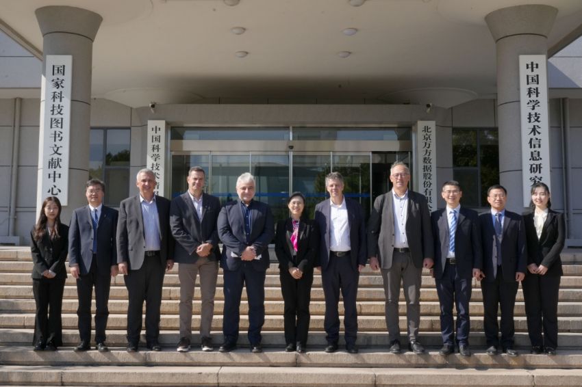 Α_Greek_delegation_of_leading_Research_Centres_to_