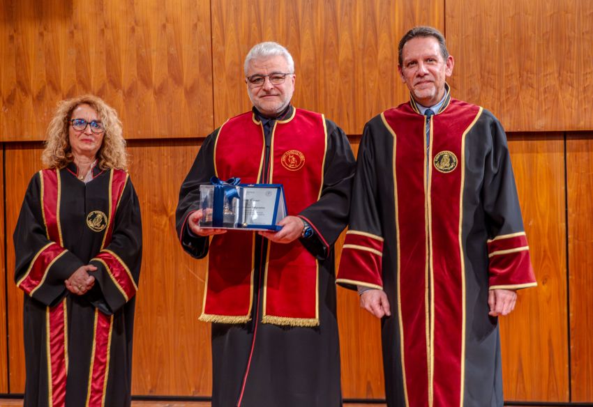 Επίτιμος_διδάκτορας_του_Ιονίου_Πανεπιστημίου_ο_Καθ